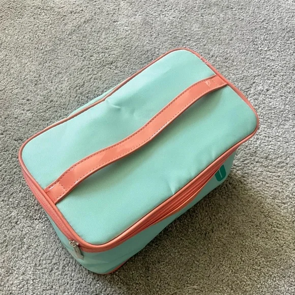 Clinique Teal and Orange Organize and Make Up Pallet - Picture 2 of 8